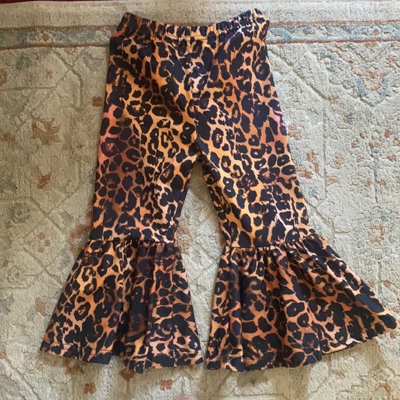 ❤️… Berlin Marie Leopard Bell Bottoms Pants - Picture 1 of 3